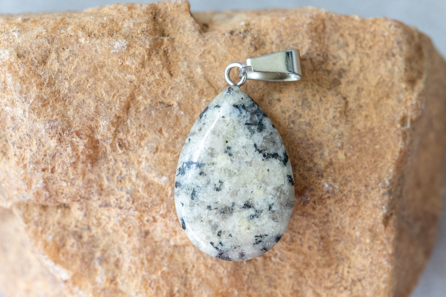 Gemstone Necklaces & Pendants