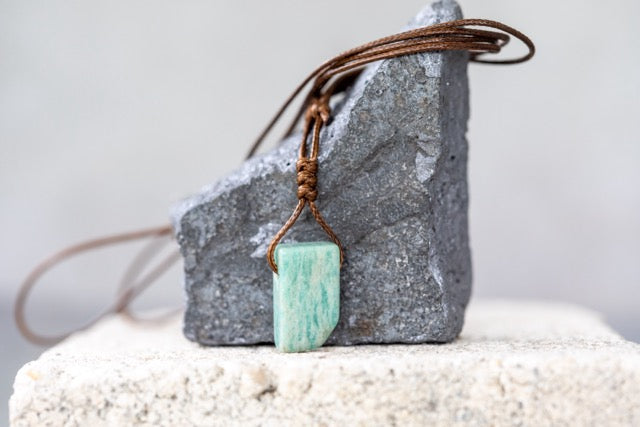 Gemstone Cross, Sphere, Flower, Coin, Point Necklaces & Pendants